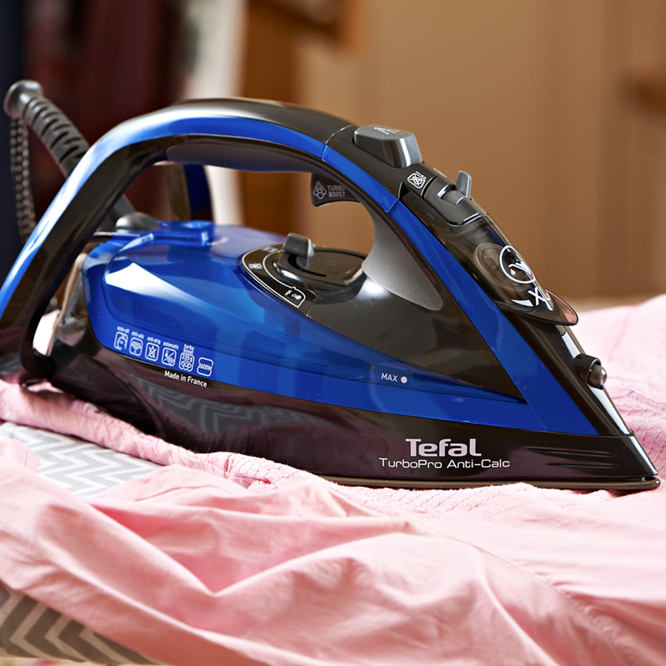 BÀN ỦI HƠI NƯỚC 2600W TEFAL FV5648