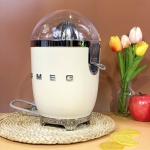 Máy vắt cam SMEG CJF01CREU màu trắng sữa